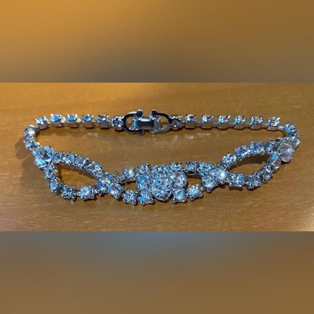 Silver Tone Rhinestone Tennis Bracelet Women’s Box Clasp 6.5” Sparkle Formal